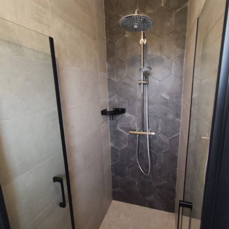 Douche de la suite parentale